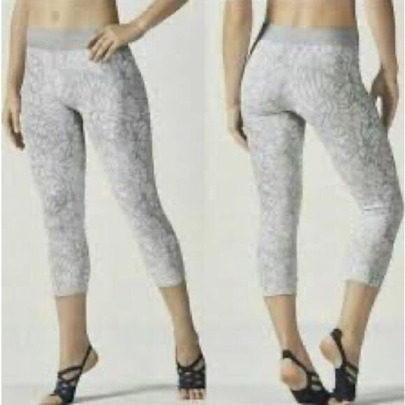 𝅺fabletics Sebastian floral jacquard cropped leggings size 2X - Picture 1 of 9